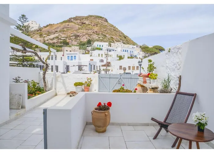 Bougainvillea Home At Plaka
